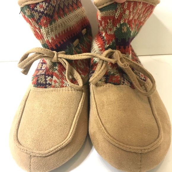 DF BY DEARFOAMS Southwestern Ankle Bootie Slippers - Picture 5 of 8